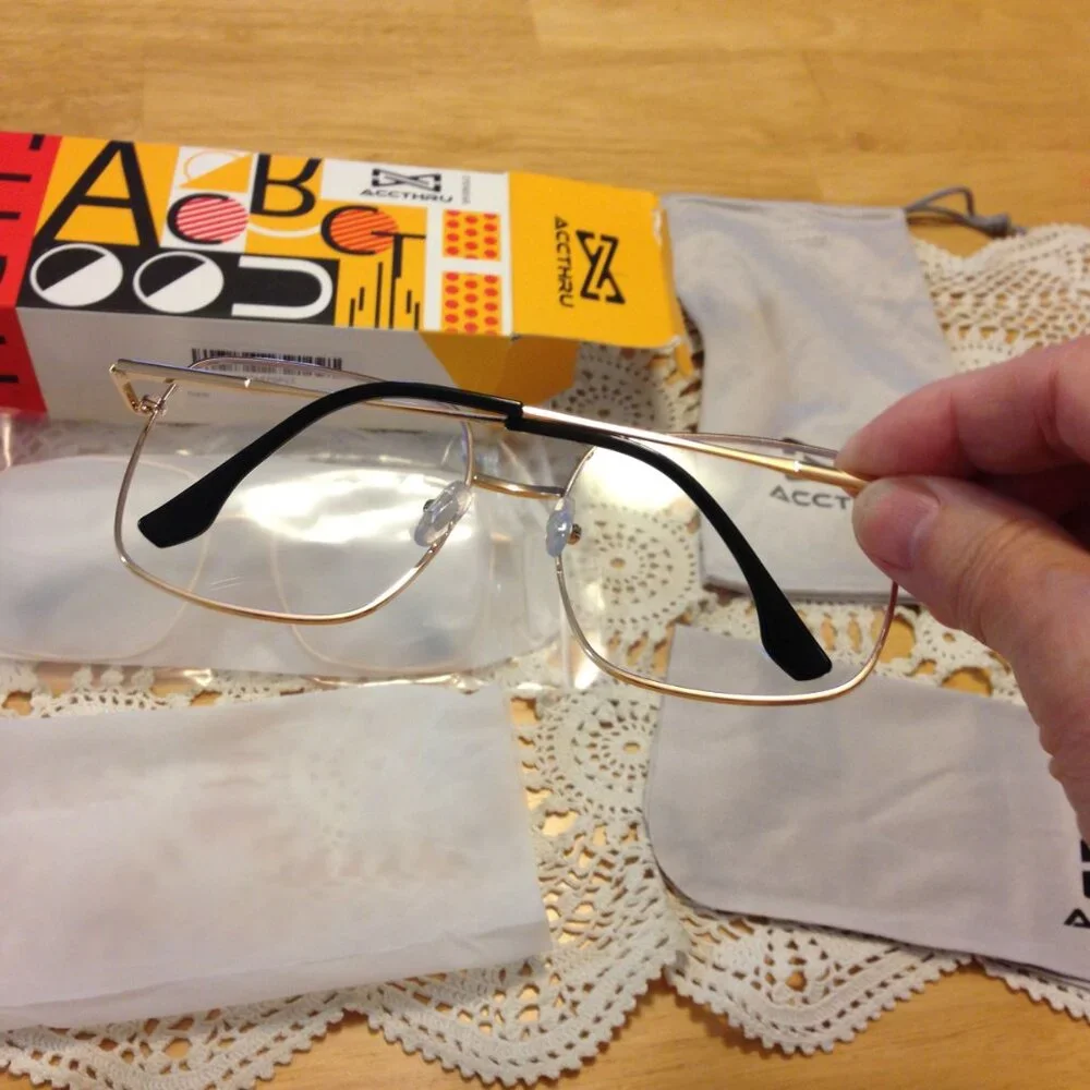 Two pairs Blue Light Filtering Glasses, with cleaning cloth, carry bag